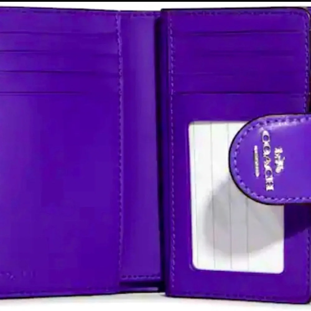 COACH MEDIUM CORNER ZIP WALLET WITH MINI VINTAGE ROSE
